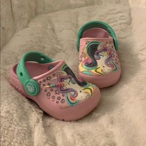 Crocs pink unicorn